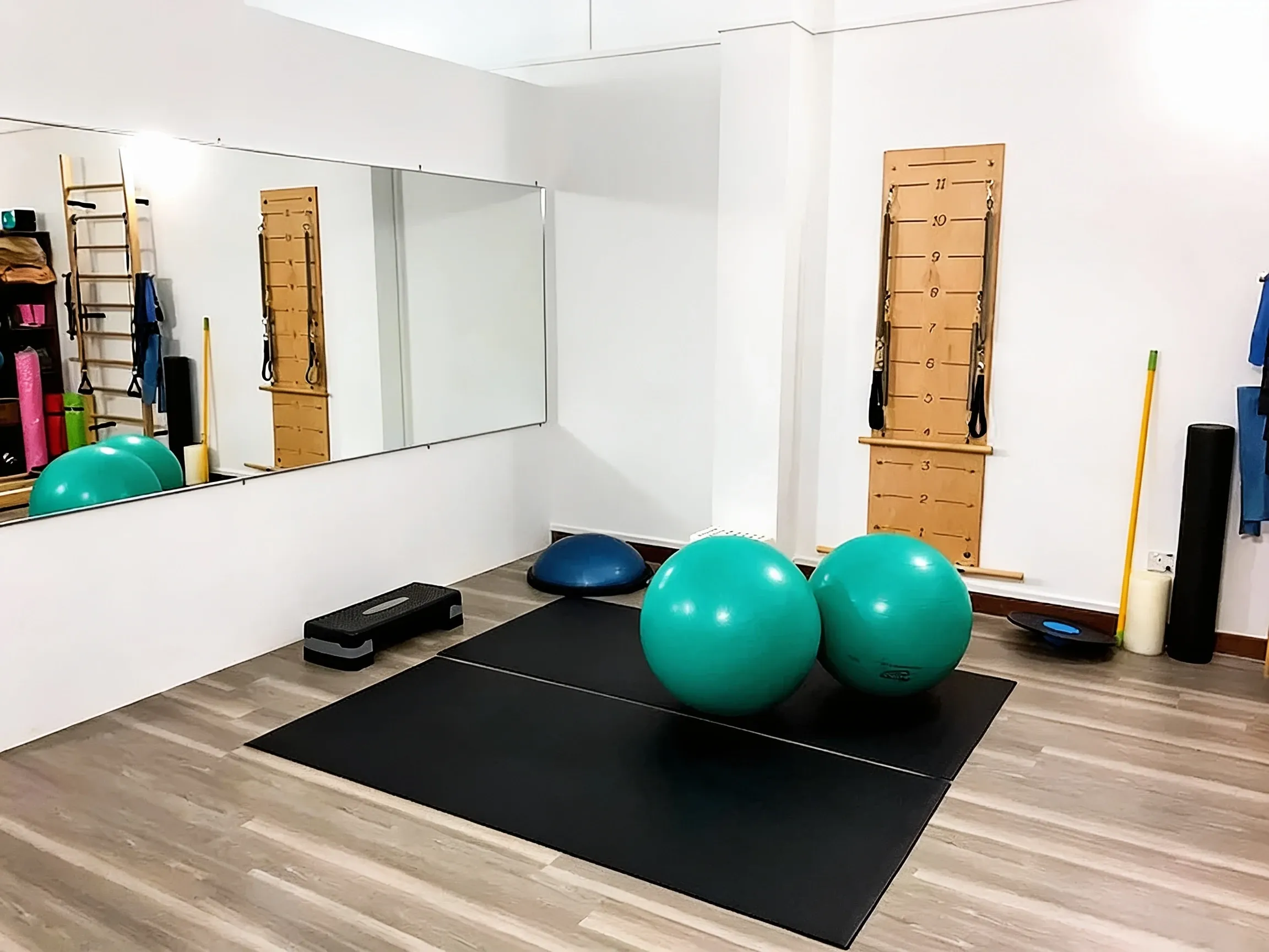 Exercise and rehabilitation area at heal360 Tanjong Pagar